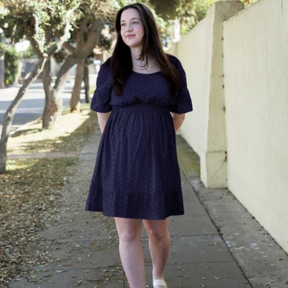 Kindred Bravely Dahlia Eyelet Maternity & Nursing Dress Size M in Navy NWT in PK - Picture 1 of 9